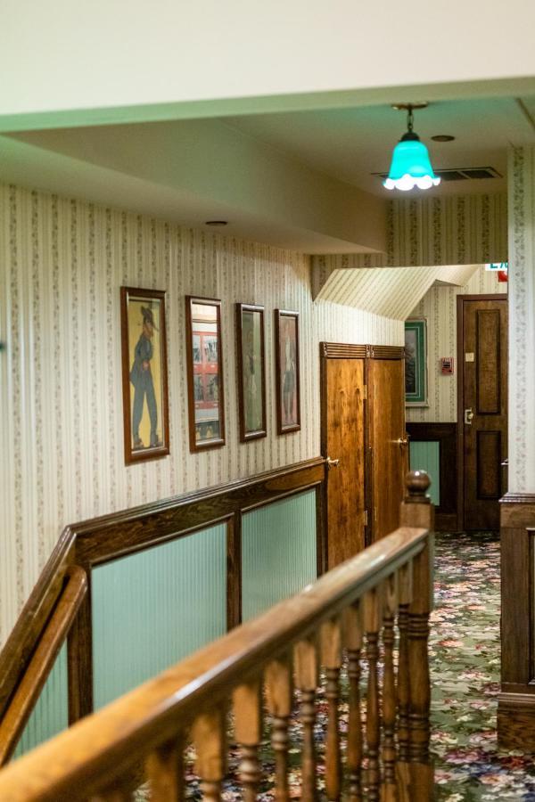 Saddleback Inn At Лейк-Арроугед Екстер'єр фото